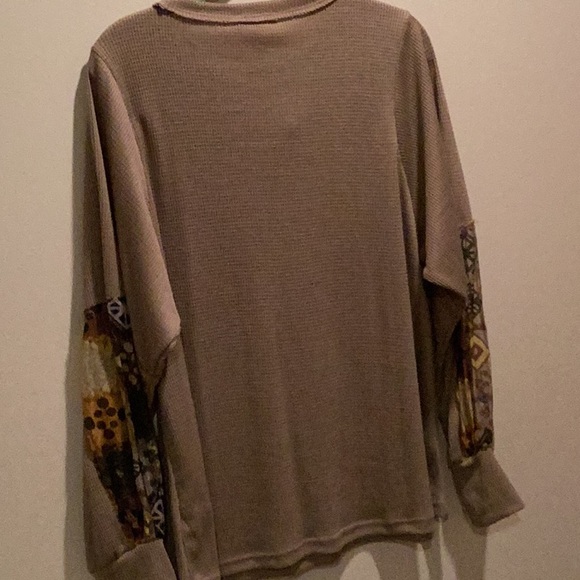 NWT Easel waffle knit woman’s pullover top. - Picture 4 of 6
